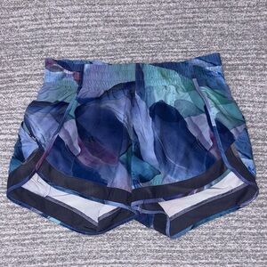 Athleta Printed Mesh Racer Run Shorts - XS - 4” Make a Splash Cool